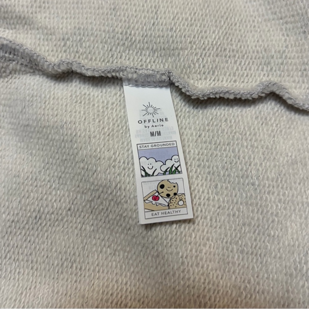 Aerie Sunday Soft Women's Gray Cropped Crewneck Raw Hem Sweatshirt. NWT. Size M. - Picture 4 of 5